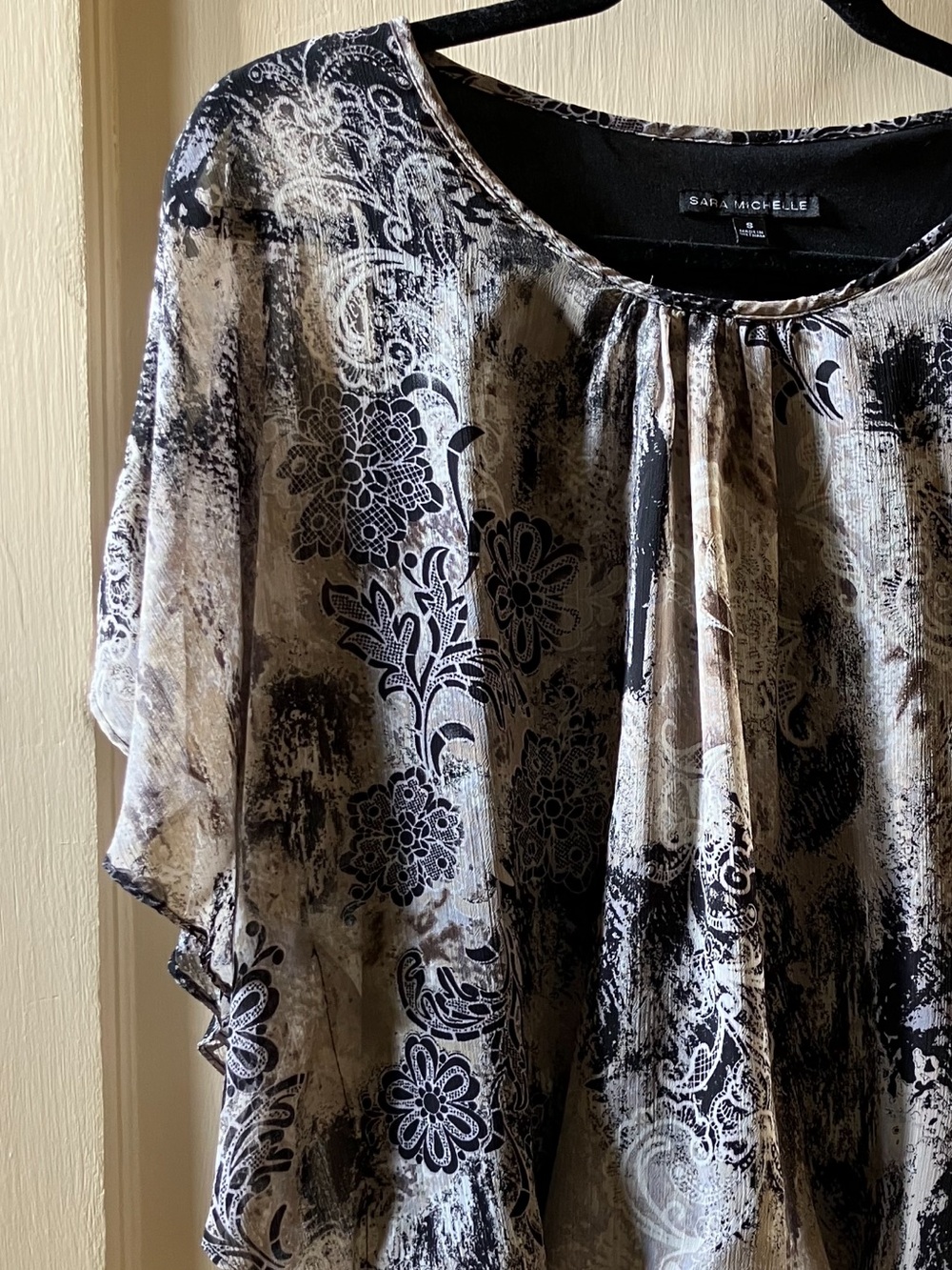 Sara Michelle Black and Cream Floral-Print Skirt